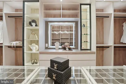 Dumbarton — his-and-her-closet — 04