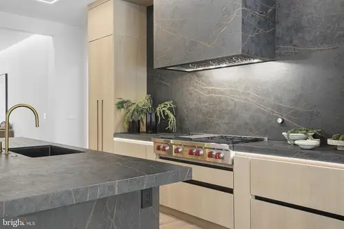 Dumbarton — kitchen — 04