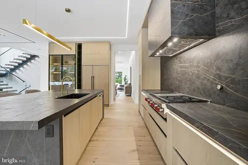 Dumbarton — kitchen — 06