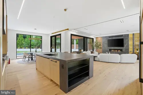 Dumbarton — kitchen — 08
