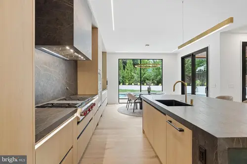Dumbarton — kitchen — 09