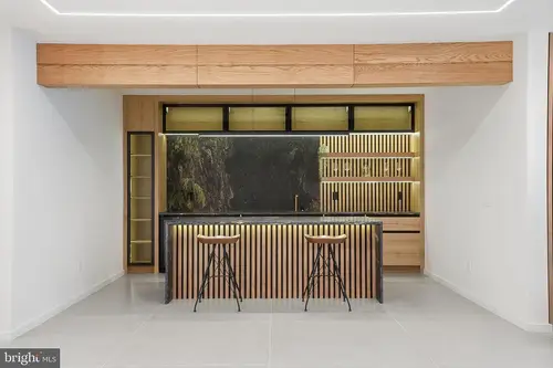 Dumbarton — wetbar — 03