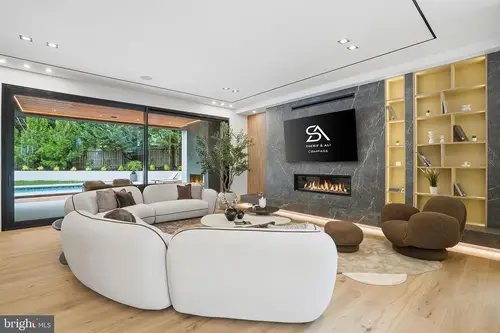 Dumbarton — living-room — 02
