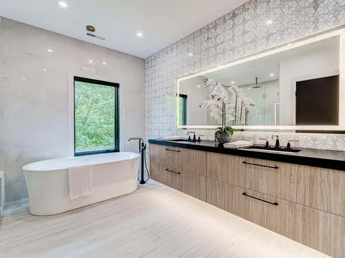 N Greenbrier — bathroom — 05