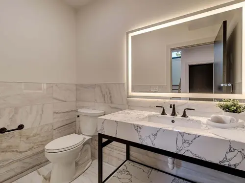 N Greenbrier — bathroom — 02