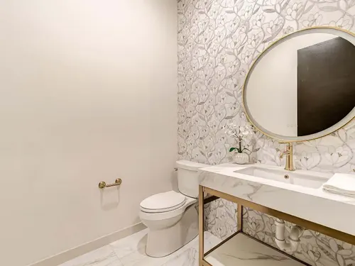 N Greenbrier — bathroom — 04