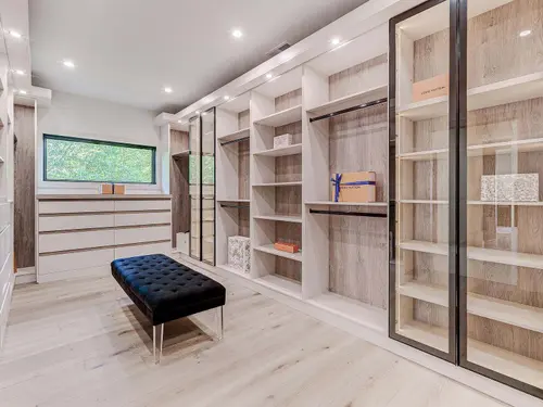 N Greenbrier — closet — 02