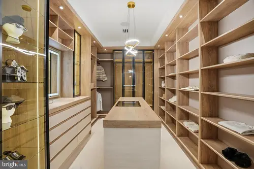 Old Courthouse — his-and-her-closet — 02