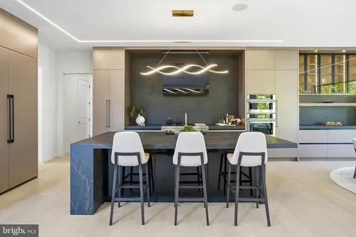 Old Courthouse — kitchen — 02