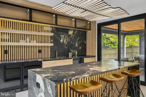 Old Courthouse — wetbar — 02