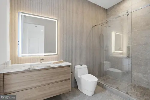 Plainview — secondary-baths — 01