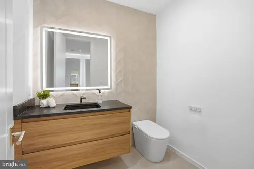 Plainview — secondary-baths — 04