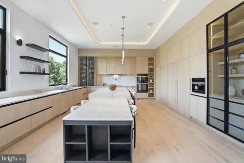 Plainview — kitchen — 03