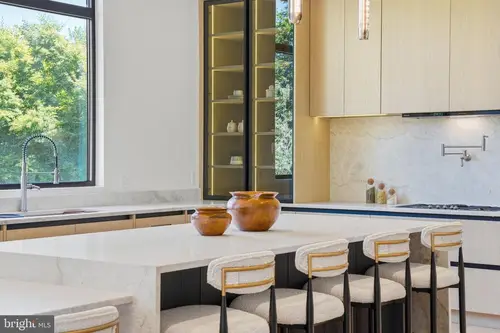 Plainview — kitchen — 06