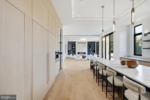 Plainview — kitchen — 10