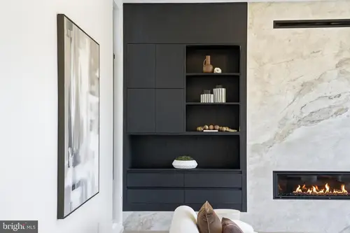 Plainview — living-room — 02