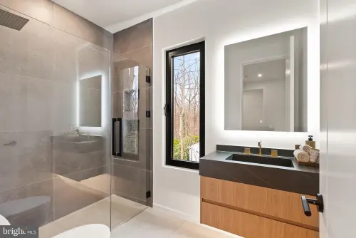 Prosperity — bathroom — 09
