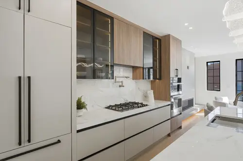 T Street — kitchen — 07