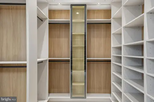 Westbury — master-closet — 04