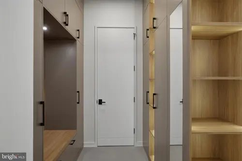 Westbury — mudroom — 01